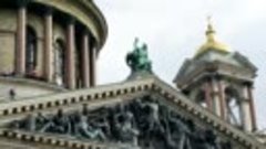 Колоннада Исаакиевского собора в Санкт-Петербурге