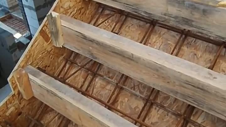 Армирование и опалубка для бетонной лестницы