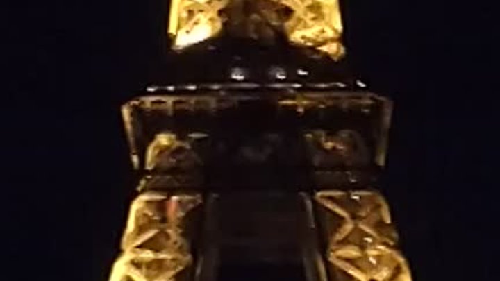 Эйфелева башня - золотая красавица