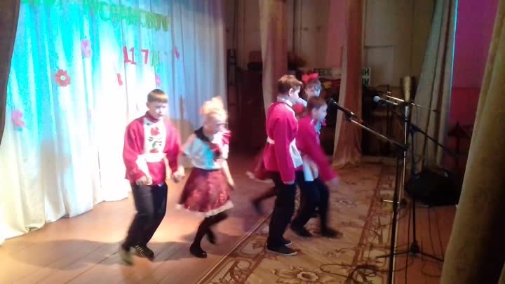 Фрагмент выступления танцевальной группы Даниловской школы.