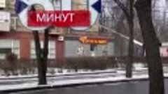 В Харькове с жилого дома сняли макет ордена Победы.Video by ...