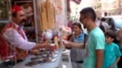 Вот так продают мороженное в Турции :)))