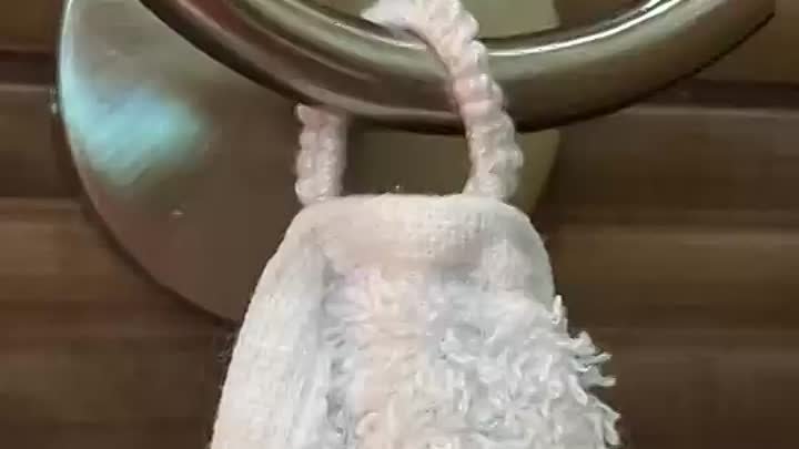 петелька для полотенца