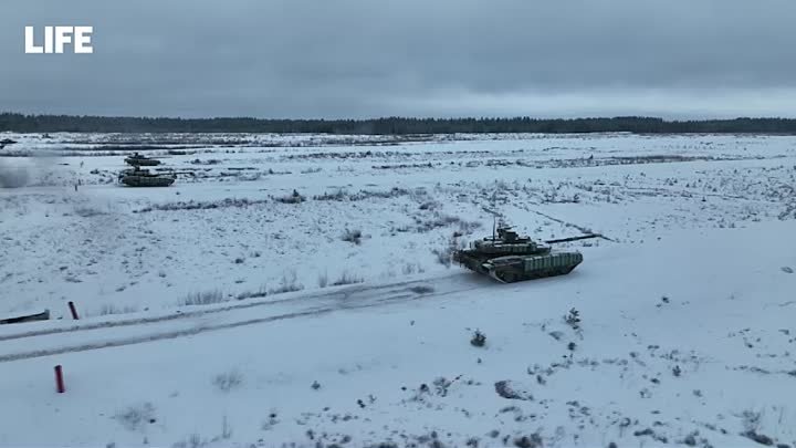 В Ленобласти танкисты выполнили на полигоне боевые стрельбы из танко ...