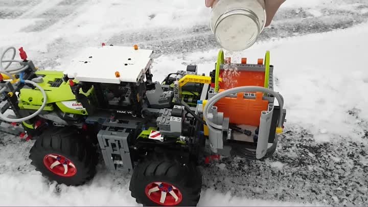 Snow Plow & Salter Lego Technic 42054 Claas Xerion 5000 Trac VC