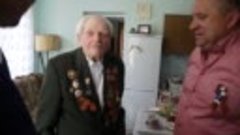 Е.Д. Шендрик поздравил ветерана Н.И. Давыдова с Днём Победы.