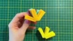 Творческий процесс создания игрушки антистресс из бумаги