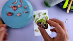 Самый простой способ решиться на создание игрушки в смешанной технике (мех+полимерная глина) - начать с шарозверика. Попробуйте обязательно, а подробный мастер-класс я вам подарю))). Смотрите со звуком👇👇👇
