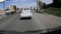 В Бишкеке грузовик сбил женщину с ребенком 18+