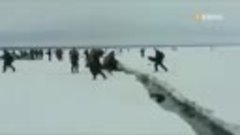 Оторвало лед с рыбаками - Сахалин
