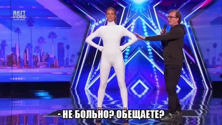 Никогда такого не видел ???????? Световое шоу на теле девушки