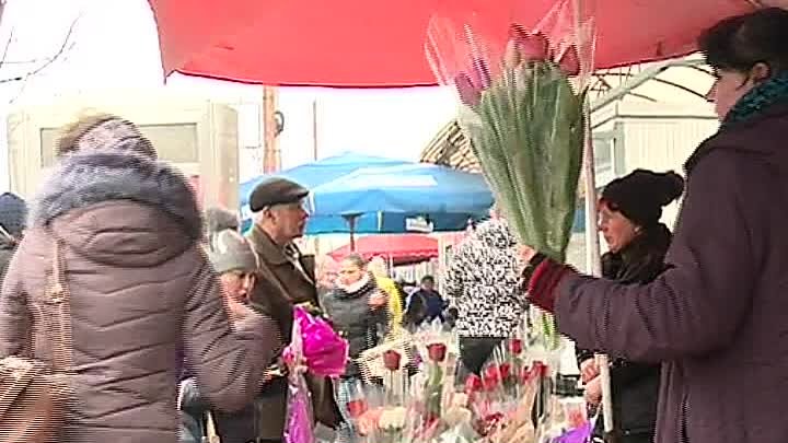 In ajun de 8 Martie, unii au luat cu asalt florariile, iar altii saloanele auto. Un barbat din capitala i-a luat iubitei sale un bolid de 27 de mii de euro. PENTRU VIDEO INTEGRAL, ACCESEAZA -----> http://go.protv.md/BV79
