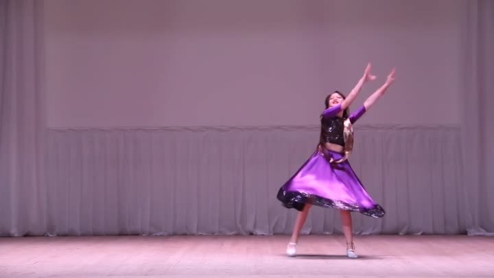 Индийский танец "Мани-мани" - Алина Уварова