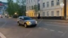 Из Maybach — в полицейский джип: кадры, на которых Елену Бли...