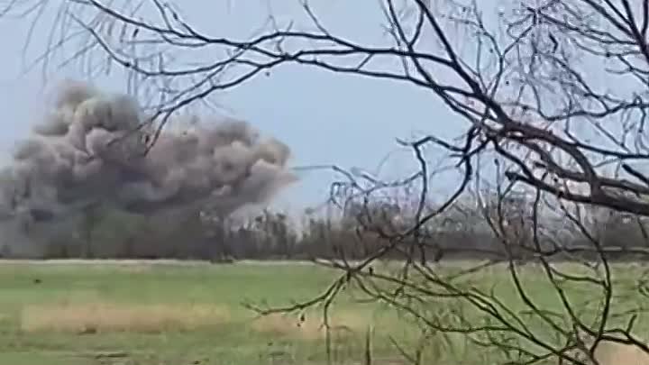 Видео снятое хохлами. Военные ДНР. Донбасс до войны.