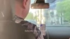 В Ростове поехавший таксист устроил скандал из-за низкой сто...