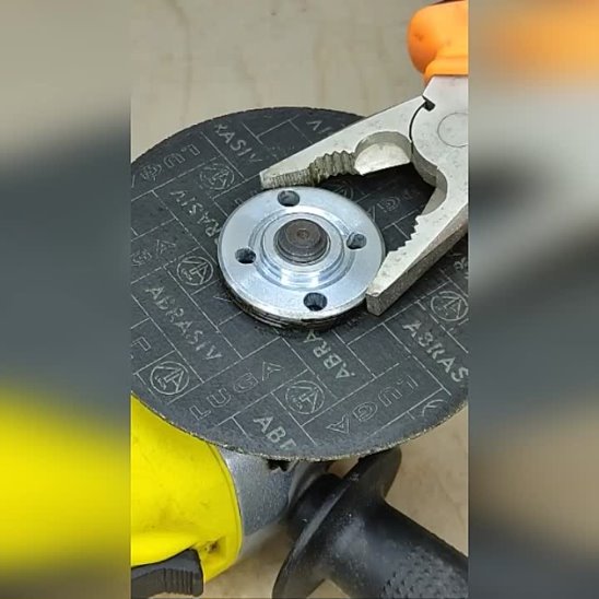 Как открутить гайку без ключа Как открутить гайку без ключа