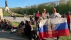 В Берлине вспыхнула потасовка во время пророссийского митинг...