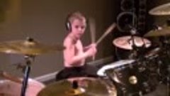 WELCOME TO THE JUNGLE (age 6) Cover by Avery Drummer