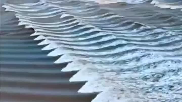 Волны у берега
