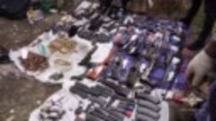 МВД обнаружило в Подмосковье арсенал с десятками пистолетов,...
