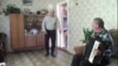 Дед танцует яблочко в 75 лет 😃