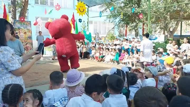 В то же время, по случаю 1 июня - Международного дня защиты детей, в ...