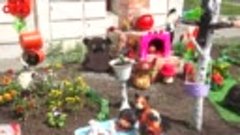 На радость детям: ачинка создаёт сказочный сад во дворе.