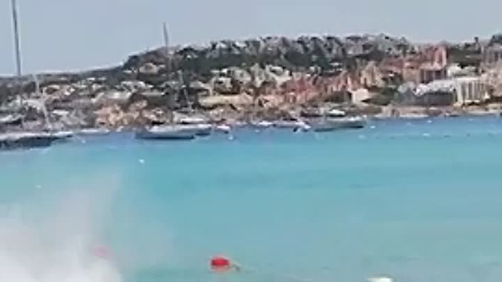 🤓 Тунец забрёл за чебуреками на пляж 😅 Мальта 🏖