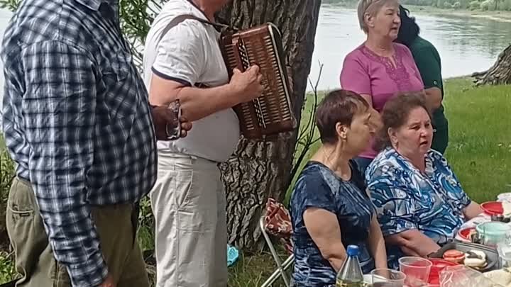 Какие молодцы. Поют как соловьи. 