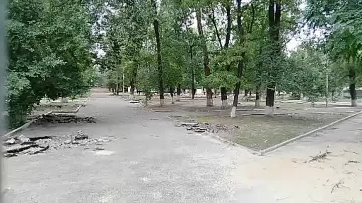 Парк Гагарина. Закрыт. День города. Утро.