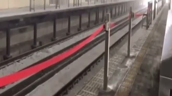 Нереально быстрый поезд