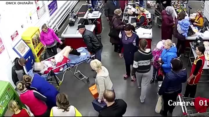 Женщина родила у кассы в магазине