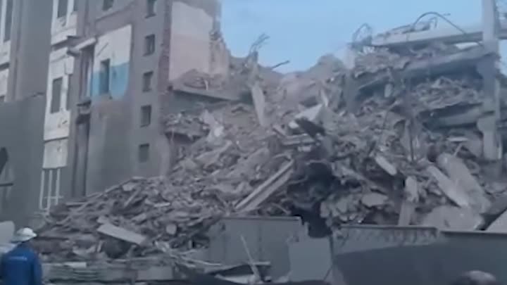 В Петербурге рухнула стена бывшего завода
