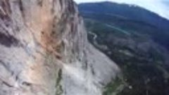 Бейс-прыжок в вингсьюте со скалы.Monte Brento.