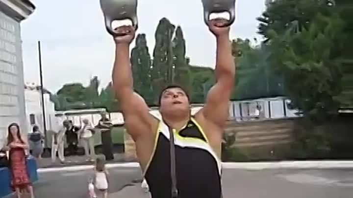 Баловство Халаджи с гирями по 16 кг  16kg kettlebells