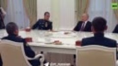 Владимир Путин встретился в Кремле с членами легендарного эк...