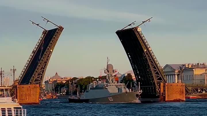 Репетиция парада ко Дню ВМФ в Петербурге