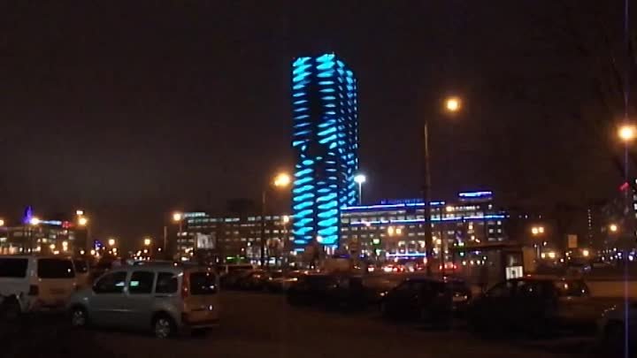 Живой небоскрёб  в Питере. Фотограф Владимир Коновалов.