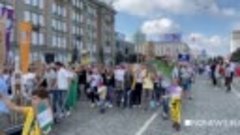 Шествие в честь 300-летия Екатеринбурга