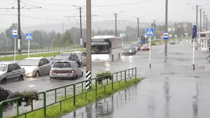 Целый город затопило!! Осинники под водой!