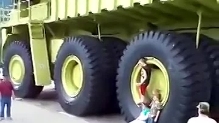 самый большой грузовик в мире