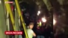 LifeNews публикует видео с места крушения поезда метро в Мос...