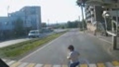 В Магнитогорске ребенка на самокате  сбили на пешеходном