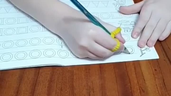 Учим ребенка правильно держать карандаш и ручку🖌️