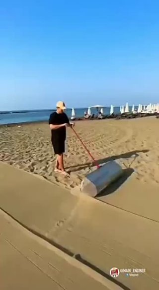 Вера в человечество ещё не потеряна: этот парень очистил пляж от мусора и с