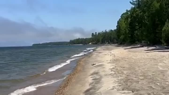Восточное побережье Байкала богато песчаными пляжами