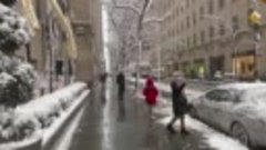 Manhattan Snow Storm - Snowing In New York City - NYC Snowfa...