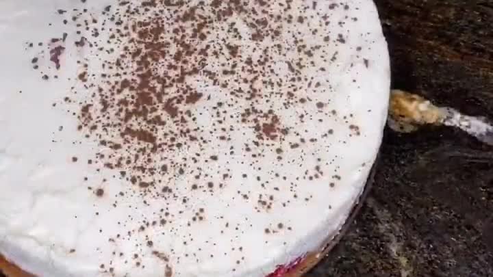 Нежный торт с клубникой