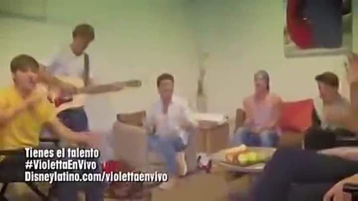 Violetta en Vivo- Los chicos cantan 'Tienes el talento'